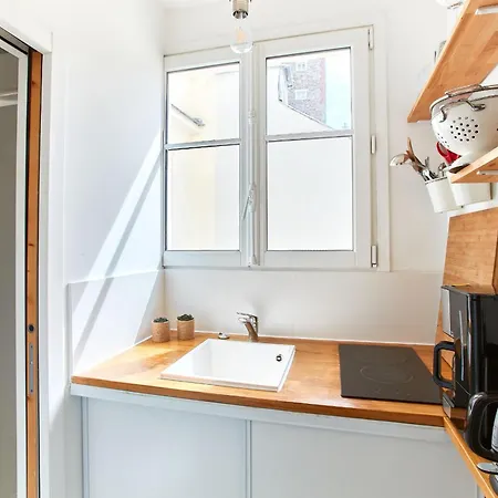 Montmartre 2Br Apartment Daire