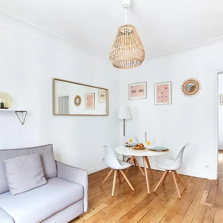 Daire Montmartre 2Br Apartment *